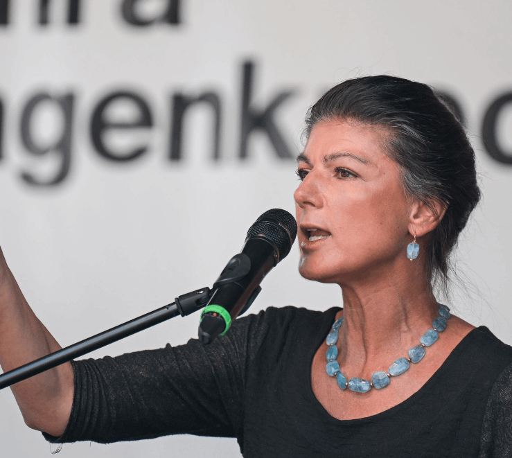 Sahra Wagenknecht Eltern Herkunft: Größe, Kinder, Partner, Alter Sahra Wagenknecht Eltern Herkunft: Größe, Kinder, Partner, Alter
